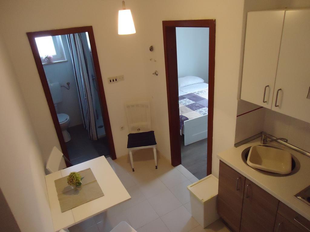 Apartments Mirela Novigrad  Bilik gambar